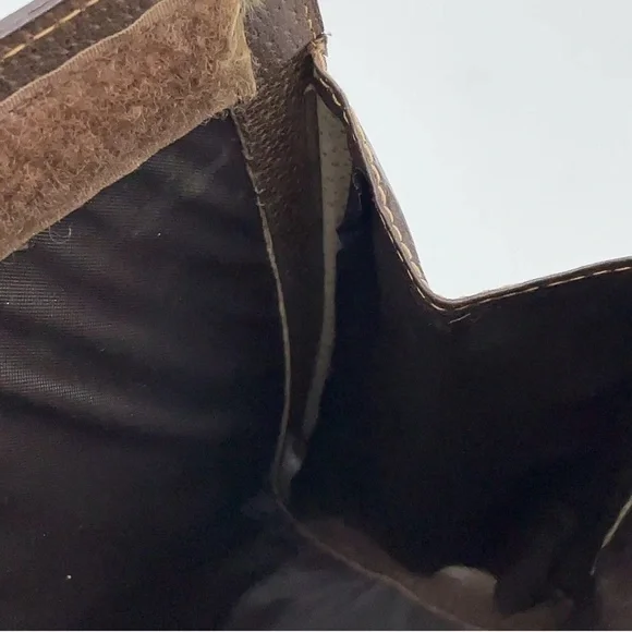 Authentic Vintage Gucci Clutch. Fair condition - Picture 8 of 11